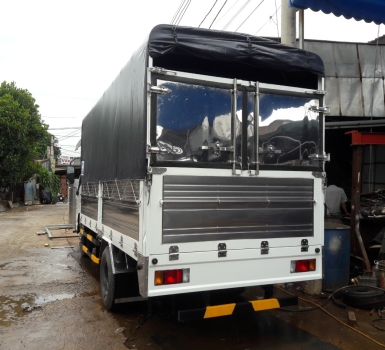 Xưởng đóng thùng xe tải ở Bình Tân