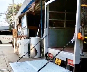 Gắng bửng nâng xe tải 1