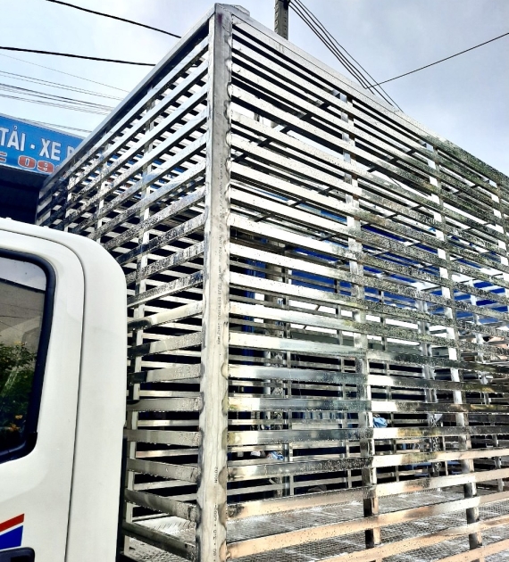 Sửa thùng xe tải 3